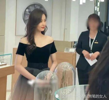 出席品牌活动吃瓜,一场吃瓜群众的视觉盛宴