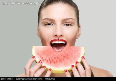 大眼吃瓜美女图片,揭秘网络红人的魅力瞬间