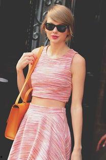 街拍同事吃瓜,同事街拍吃瓜，趣味横生一幕