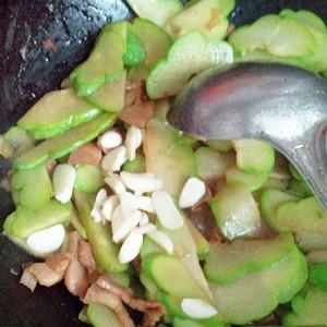 扶手瓜炒了怎么吃,美味佳肴的多样吃法探索