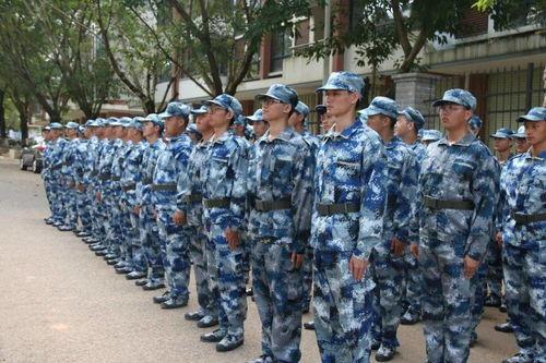 今日吃瓜军训跳舞
