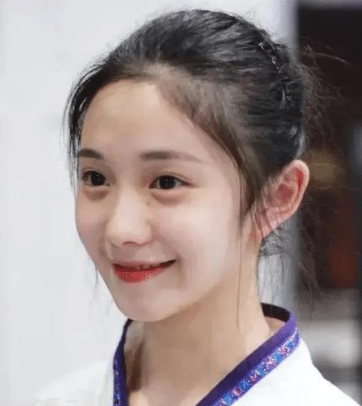 刘浩存吃瓜达州,揭秘明星日常生活中的小确幸