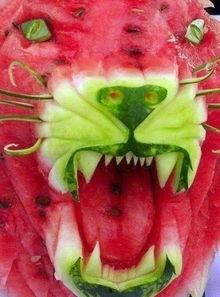 小金牛吃瓜,小金牛的夏日吃瓜盛宴