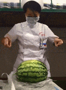 妹子吃瓜gif,妹子吃瓜gif，欢乐瞬间尽收眼底