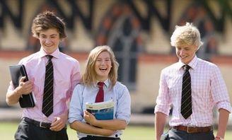 英国留学女吃瓜,揭秘留学生活中的趣味瞬间